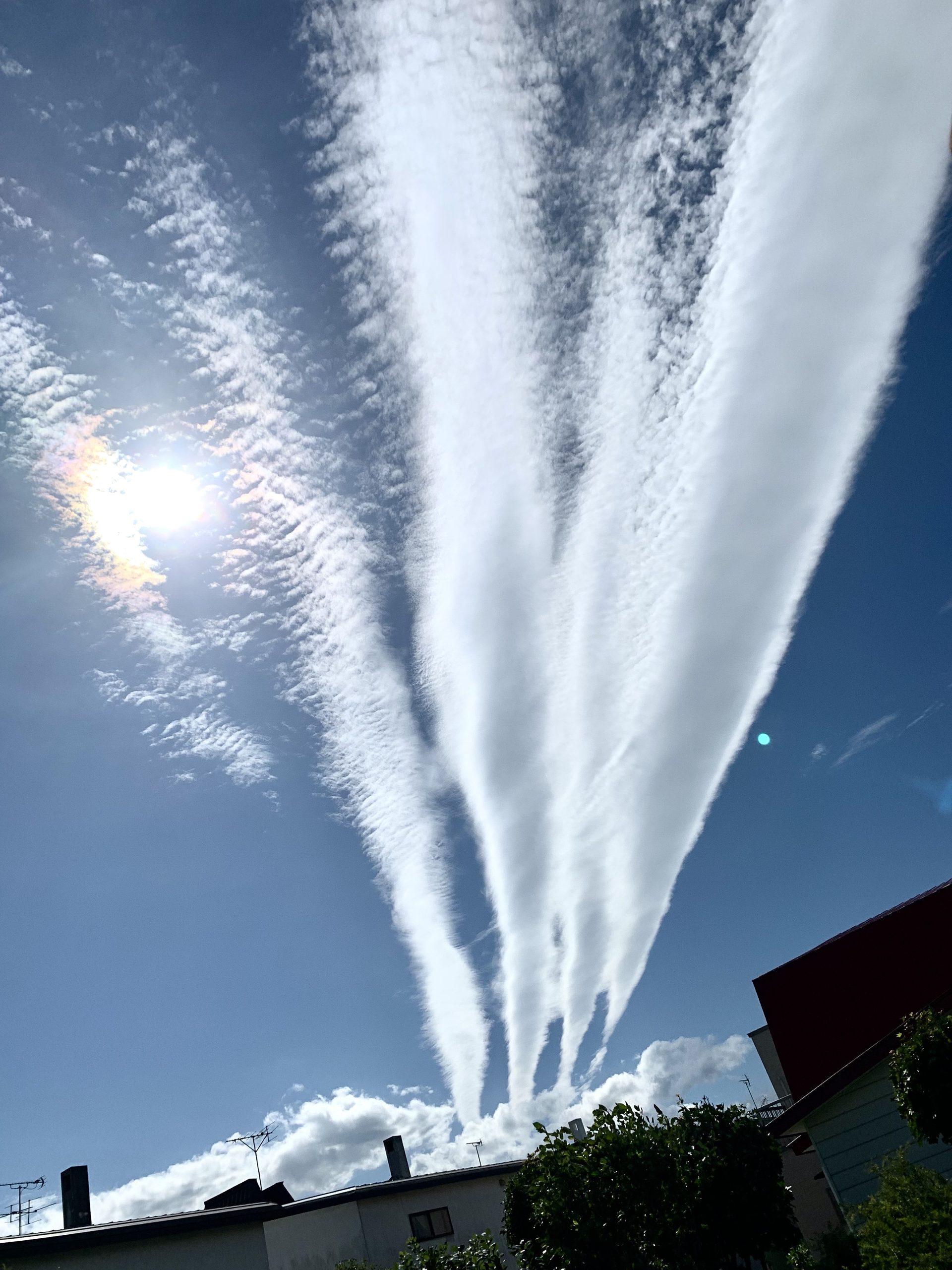 飛行機雲ではなく
